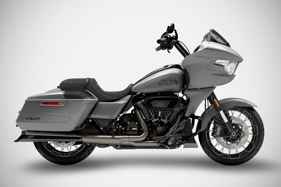 CVO ROAD GLIDE EGZOZ  | 'MAVERICK' SLIP-ONS (21-26)