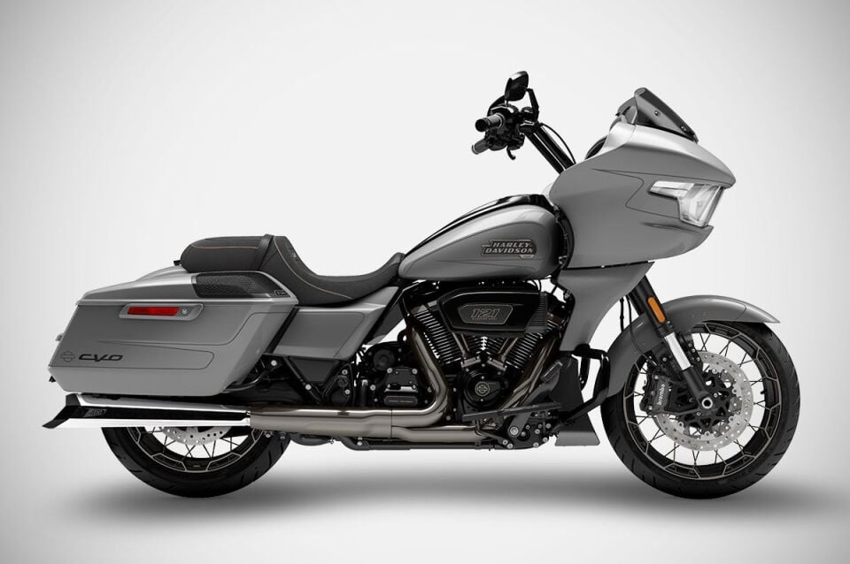 CVO ROAD GLIDE EGZOZ  | 'MAVERICK' SLIP-ONS (2021-2024)