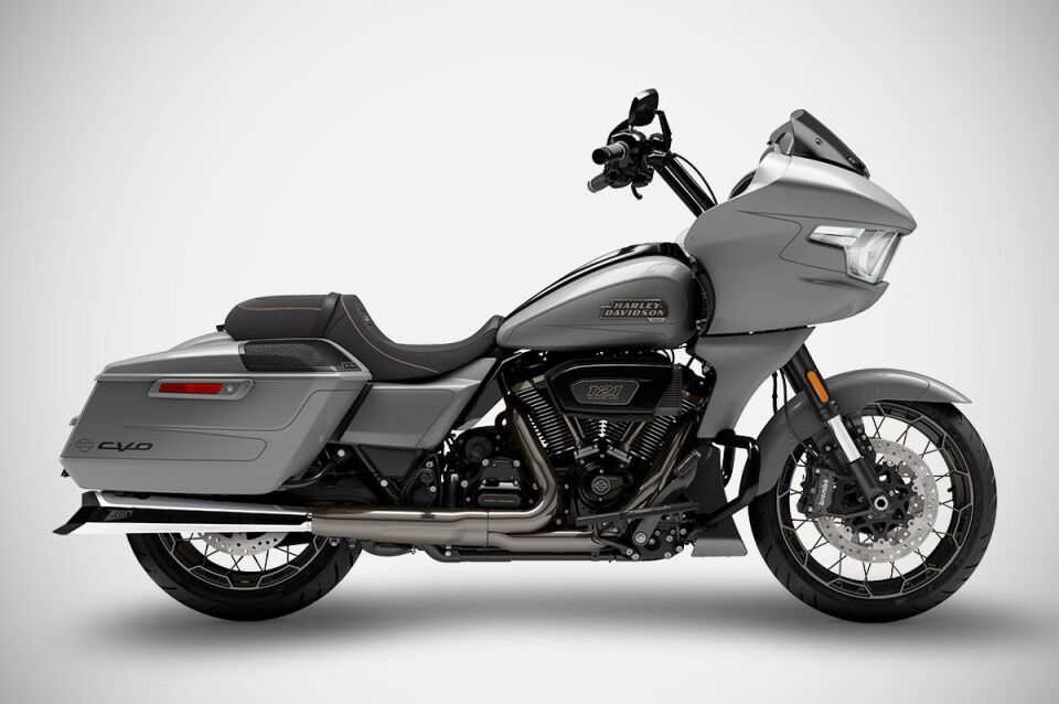 CVO ROAD GLIDE EGZOZ  | 'MAVERICK' SLIP-ONS (21-26)