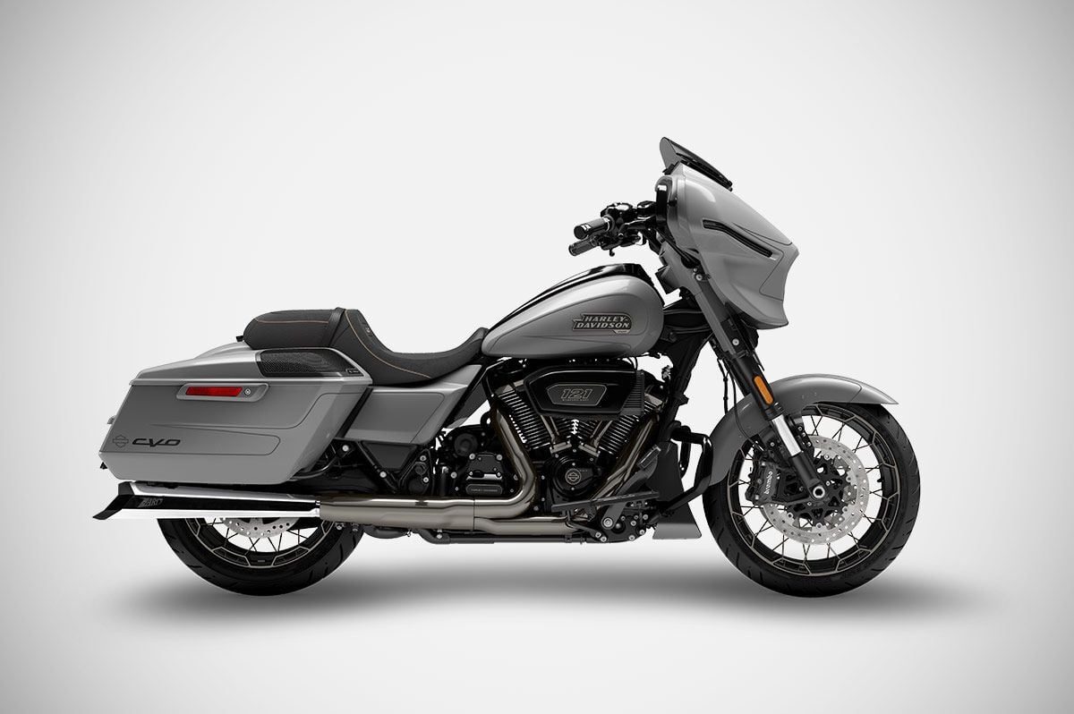 CVO STREET GLIDE EGZOZ | 'MAVERICK' SLIP-ONS (2021-2025)