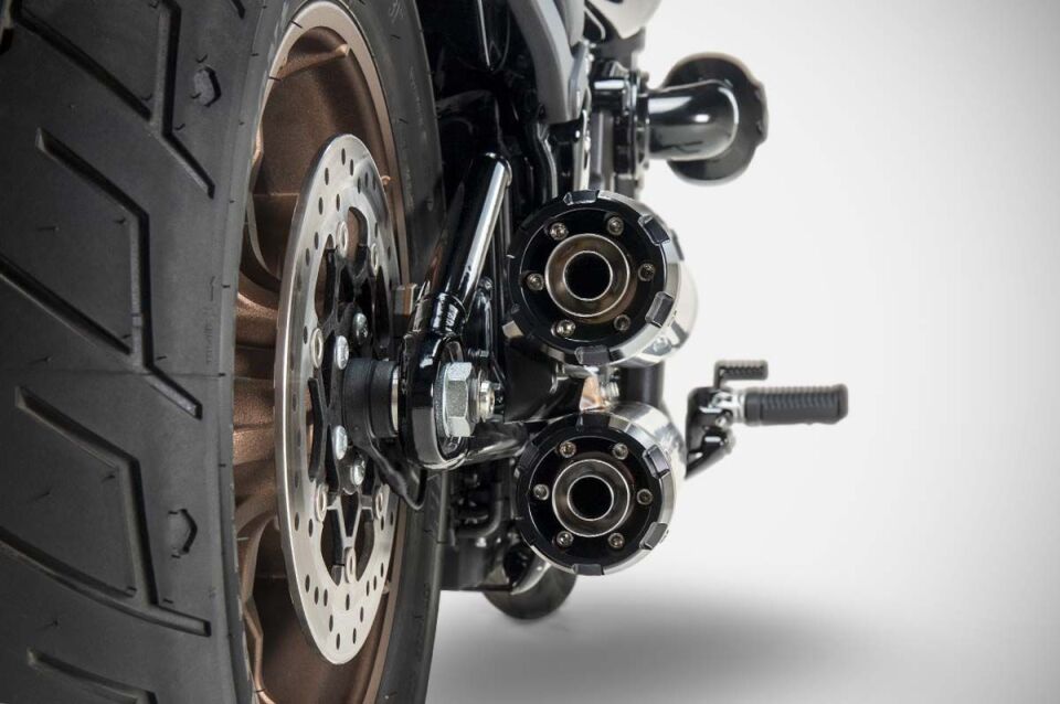 LOW RIDER S EGZOZ | SLIP-ONS OVERLAPPED (17-24)
