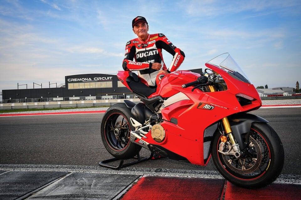 PANIGALE V4-V4S EGZOZ | COMPENSED SLIP-ON (18-23)