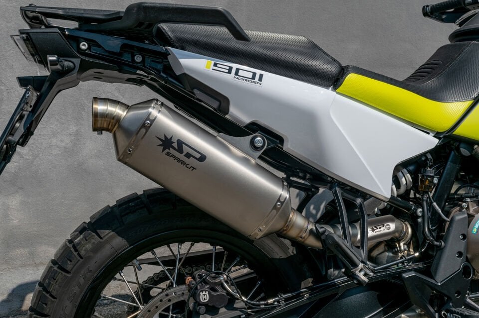 HUSQVARNA NORDEN 901 EGZOZ | SLIP-ON ''DAKAR''  (22-26)