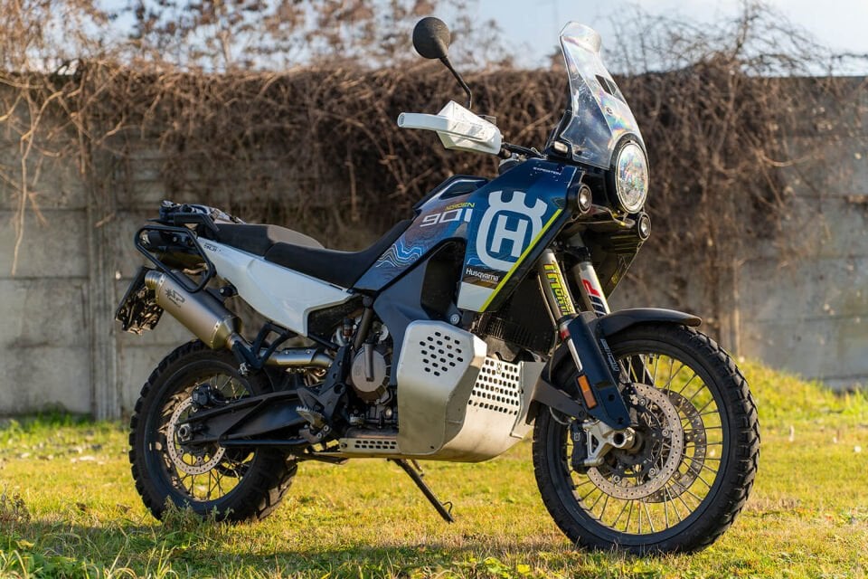 HUSQVARNA NORDEN 901 EGZOZ | SLIP-ON ''DAKAR''  (22-26)