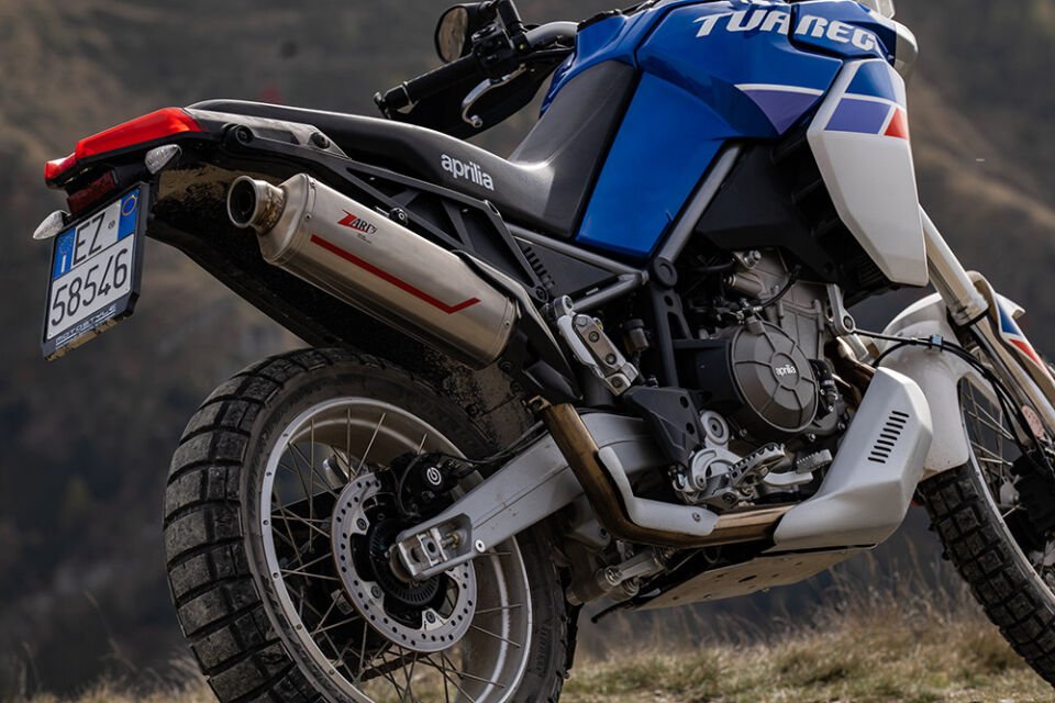 APRILLIA TUAREG 660 EGZOZ | ''SABBIA'' SLIP-ON (2025)